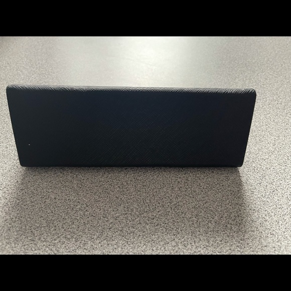 Karen Kane Black Eyeglass/Sunglass Case - Picture 3 of 8